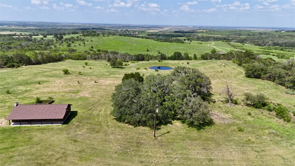 2725 Old Lehmann Road Kingsbury, TX 78638